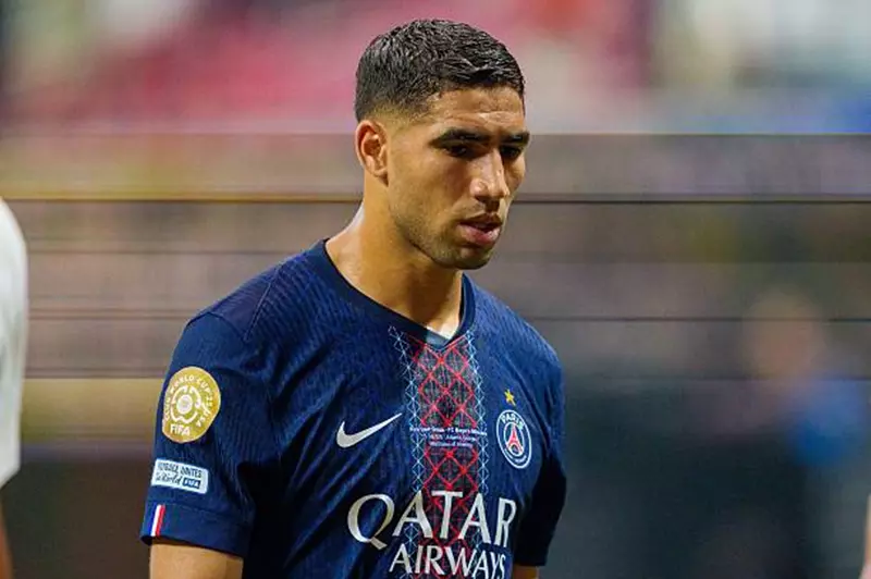 أشرف حكيمي نجم باريس سان جيرمان